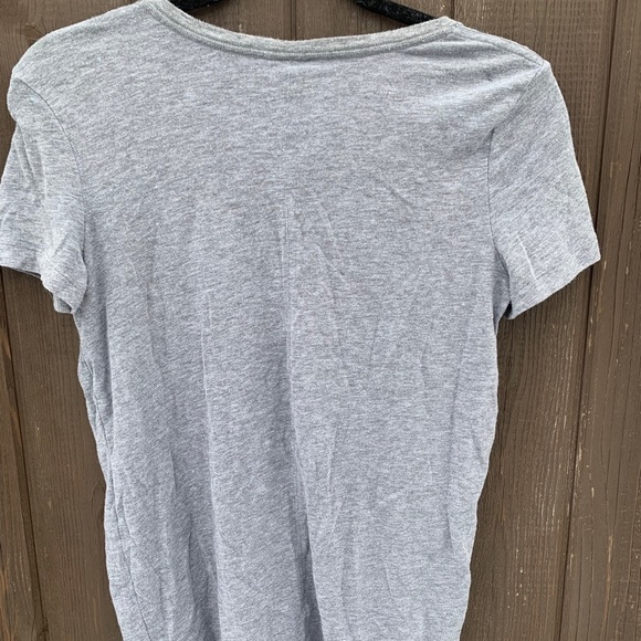 VS PINK grey t shirt 💚 - Picture 3 of 3